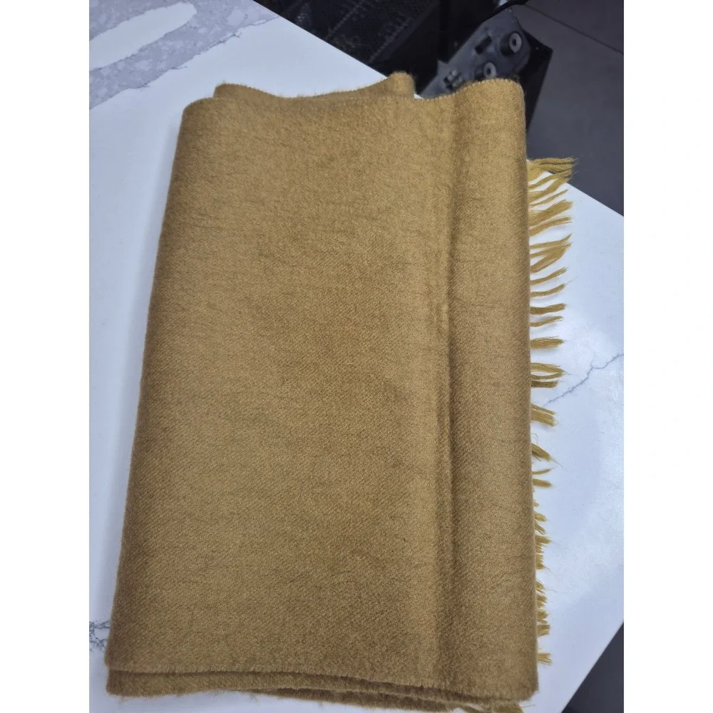 John Wanamaker Scarf 70% Cashmere‎ 30% Wool Fringe Made in Scotland Camel